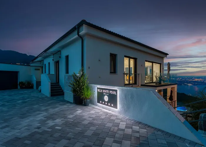 White Pearl Diamond Opatija, Luxury Villa, Meerblick, Beheizter Pool